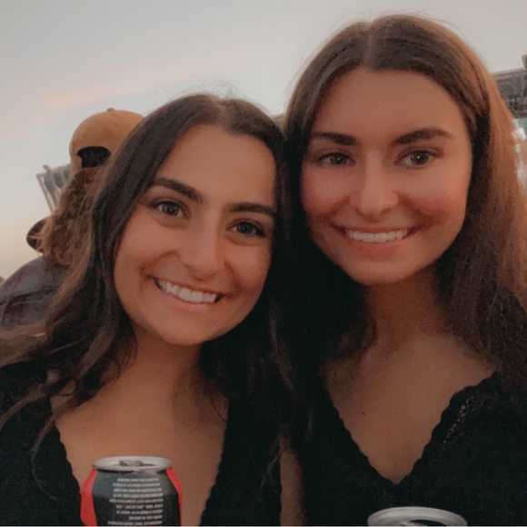 Meet your Posher, Kelsi - Picture 2 of 3